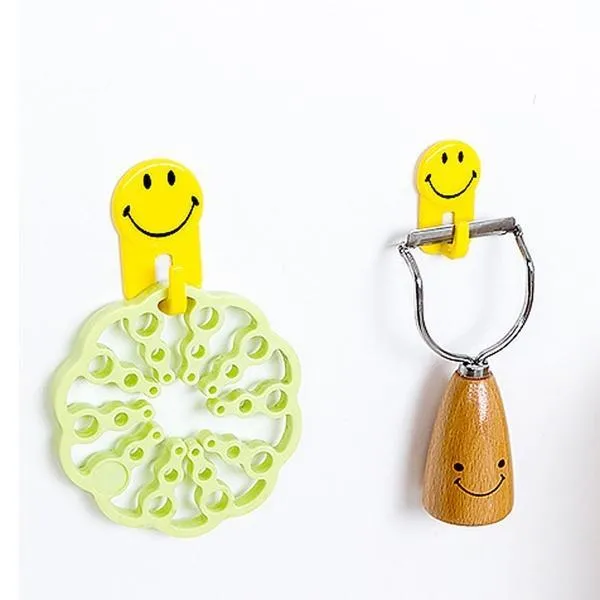 604 Plastic Self-Adhesive Smiley Face Hooks, 1 Kg Load Capacity (6pcs)