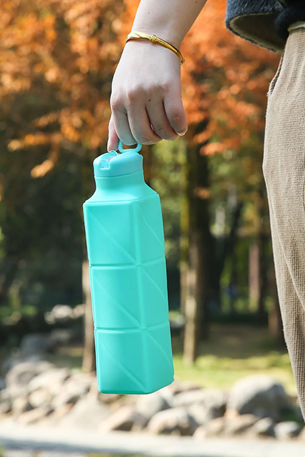 New outdoor platinum silicone rotary folding sports water bottle creative retractable water bottle water bottle